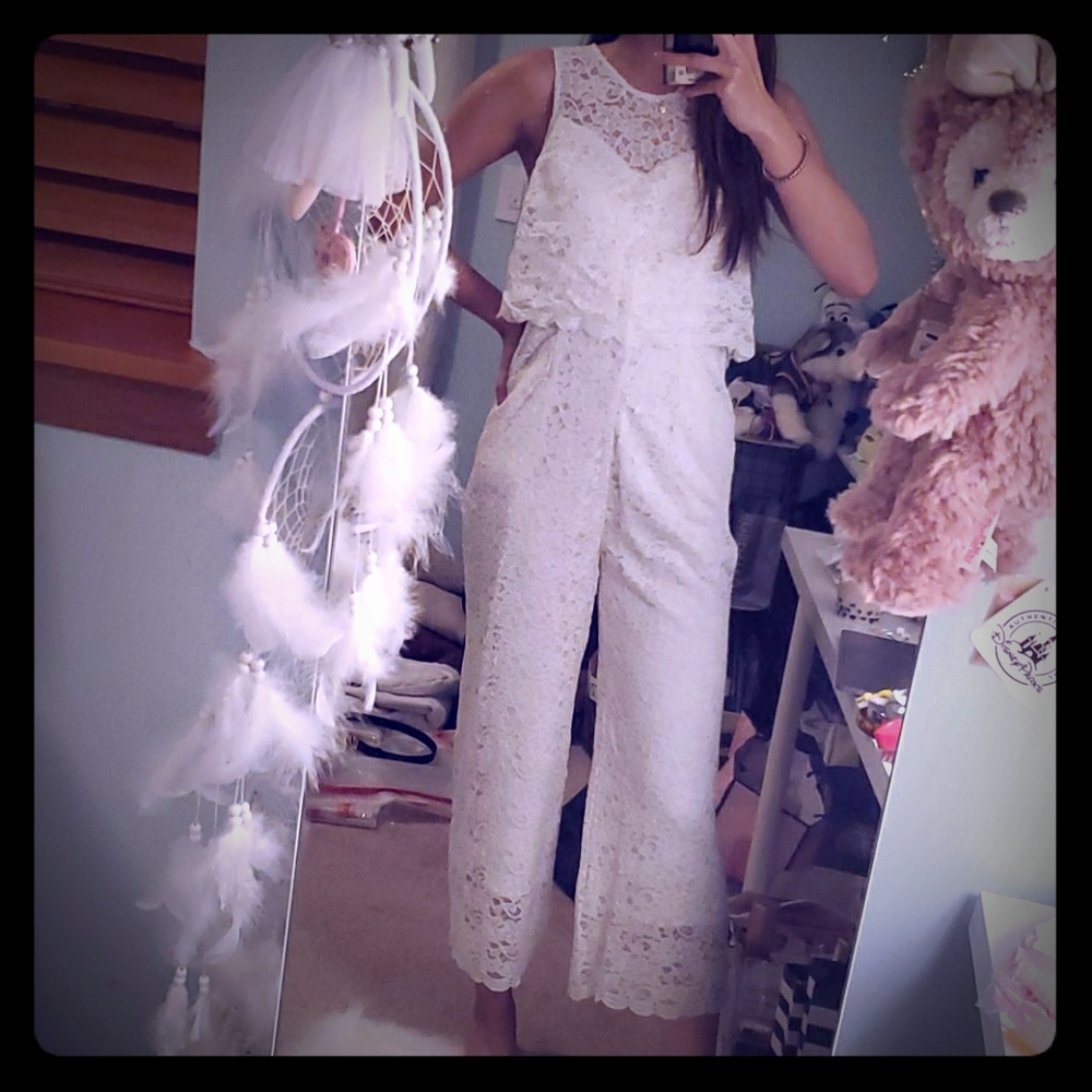 Moussy lace romper